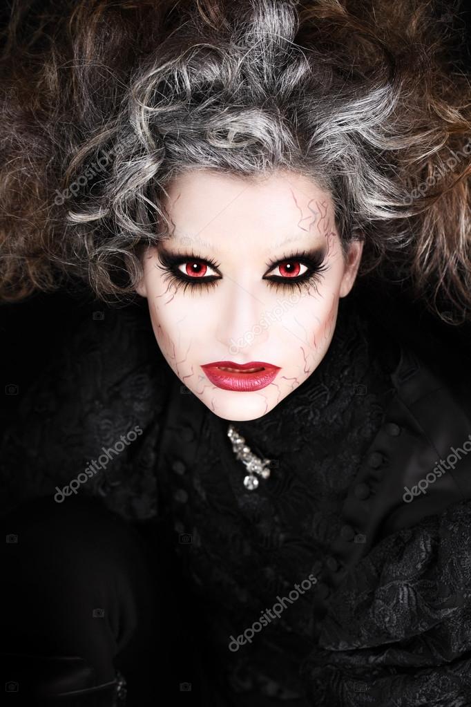 Sluipmoordenaar Heel veel goeds noedels Vampire woman portrait, halloween make up Stock Photo by ©amedeoemaja  85091944