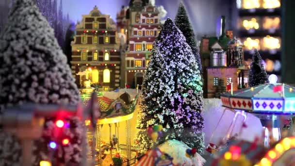 Scena del villaggio di Natale, decorazioni di giocattoli nel negozio di mercato — Video Stock