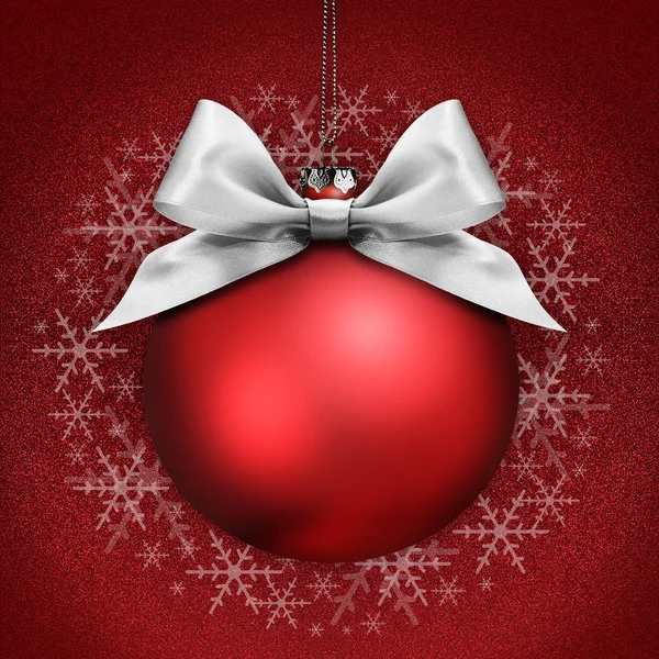 Bola de Natal com arco de fita de cetim prata no fundo vermelho — Fotografia de Stock
