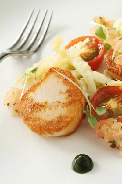 Pan fried scallop shelfish appetizer — Stock Photo, Image