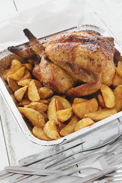Roast chicken takeaway dinner — Stock Photo, Image