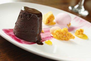 çikolata sünger tatlısı