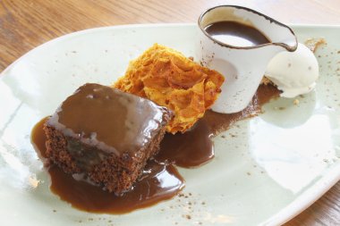 yapışkan şekerleme puding