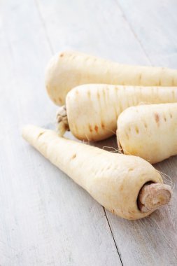 taze hasat parsnips