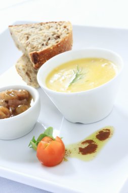 pate kaplı güveç yemek