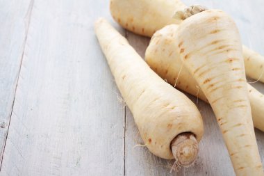 taze hasat parsnips