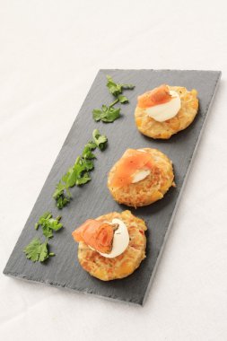 füme somon kanepeler