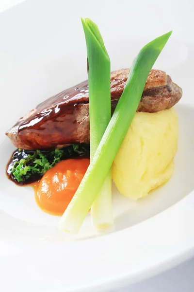 Plated duck meal — Stock Photo, Image