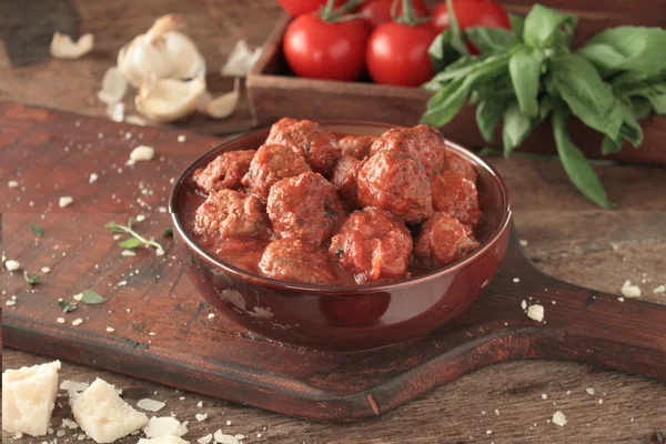 Albóndigas italianas tradicionales en salsa de tomate —  Fotos de Stock