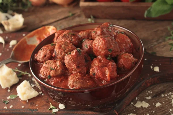 Italian meatballs with spaghetti — Stock Photo, Image