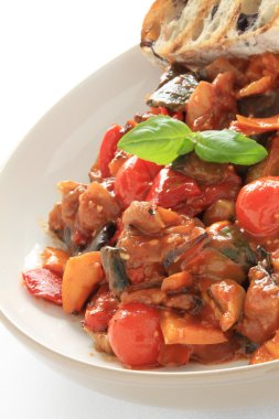 sağlıklı kavrulmuş sebze yemek