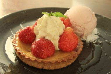 Çilekli Tart tatlı
