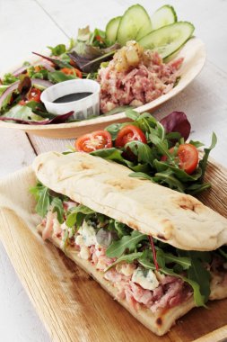 Hock düz ekmek sandviç