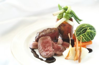 kaplama kuzu yemek yemek