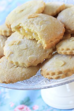 taze pişmiş limon tart