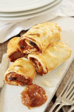 ev pişmiş sosis rolls