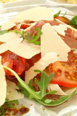 sağlıklı salata yemek