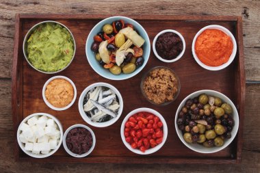 souses sebze tapenade ile daldırma