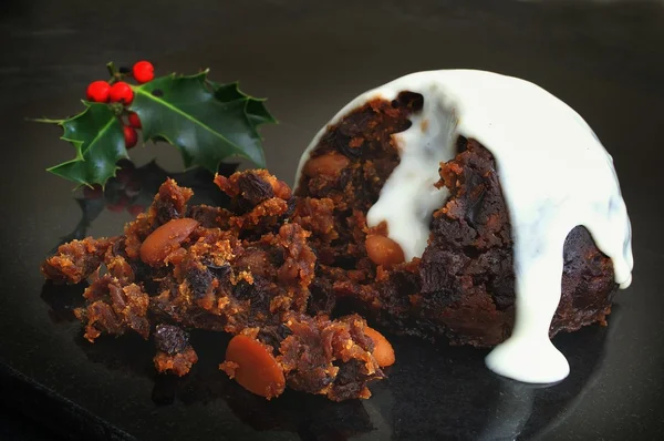 Steamed christmas fruit pudding — Stock Photo, Image