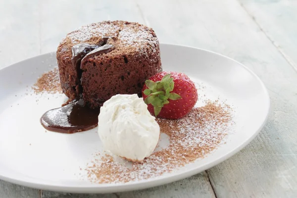 Chokladfondant tårta — Stockfoto