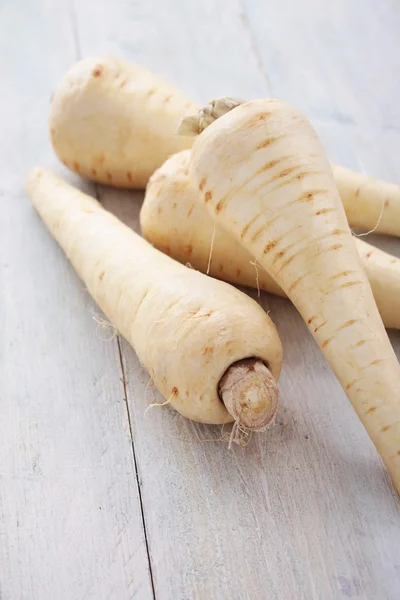 Taze hasat parsnips — Stok fotoğraf