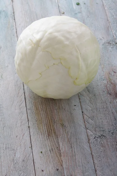 Fresh whole cabbage — Stock Photo, Image