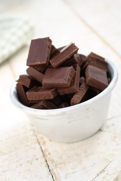 Gebroken stukjes chocolade — Stockfoto