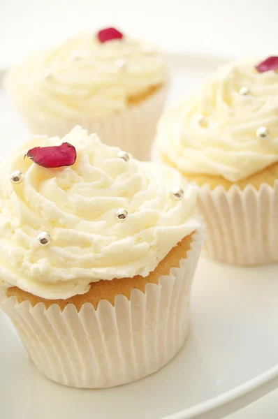 Kleurrijk ingerichte cupcakes — Stockfoto