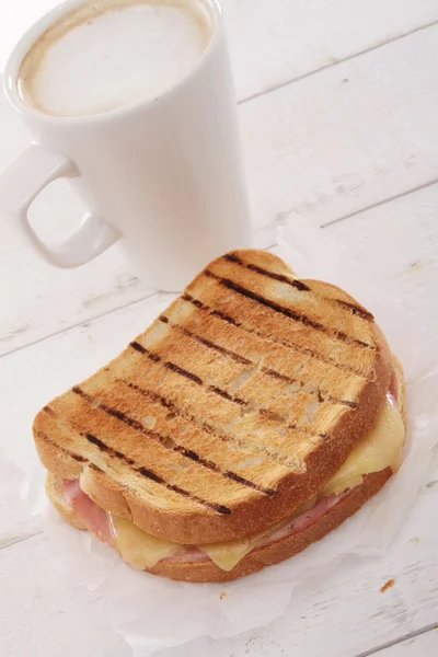 Taze sandviç ve kahve — Stok fotoğraf