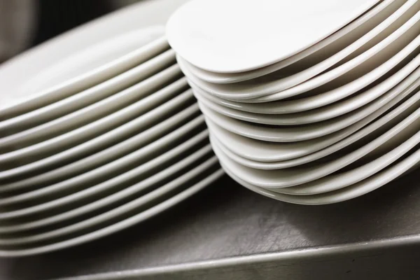 Platos de cocina y vajilla — Foto de Stock