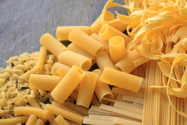 Gemengde pasta graan en peulvruchten — Stockfoto