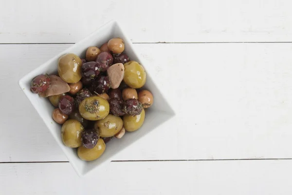 Змішані оливки антипасти — стокове фото