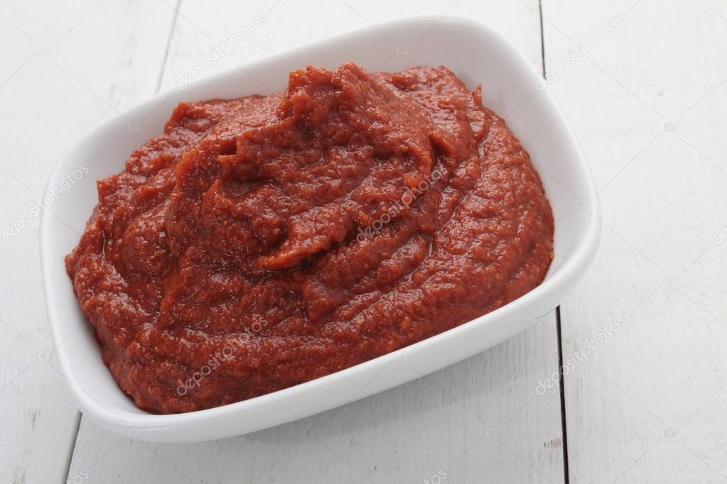 Harissa chilipaste — Stockfoto © neillangan 89680802