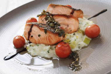 Somon fileto risotto yemek kaplama