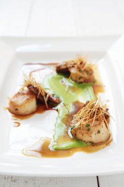 Kızarmış midye tava