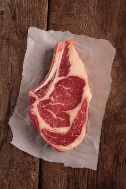 büyük yaşlı dana kaburga biftek