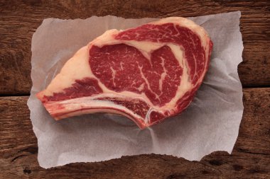 büyük yaşlı dana kaburga biftek