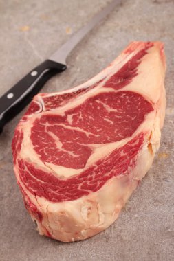 büyük yaşlı dana kaburga biftek