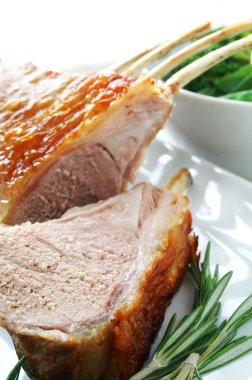 kaplama kuzu yemek yemek