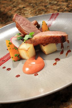 pan kızarmış ördek yemek