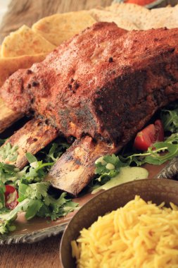 Hint tarzı kızarmış dana kaburga