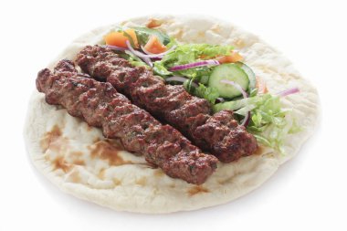 şiş köfte tikka ekmek şal