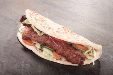 Tikka şiş donner şal sandviç