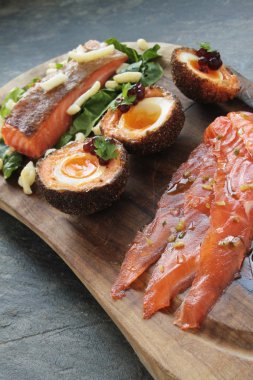 deniz alabalığı somon tabağı