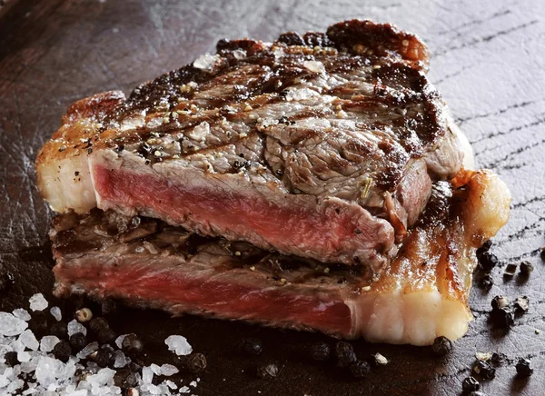 Cooked sirloin steak — Stock Photo, Image