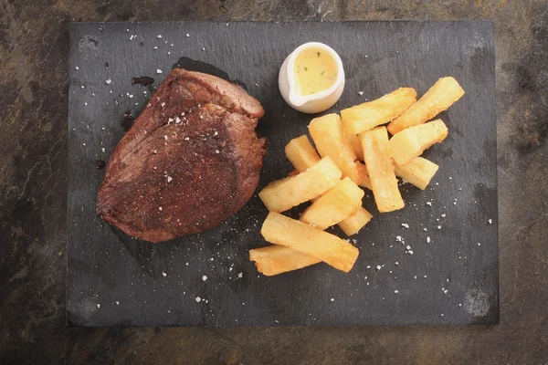 Postříbřené steak jídlo večeře — Stock fotografie