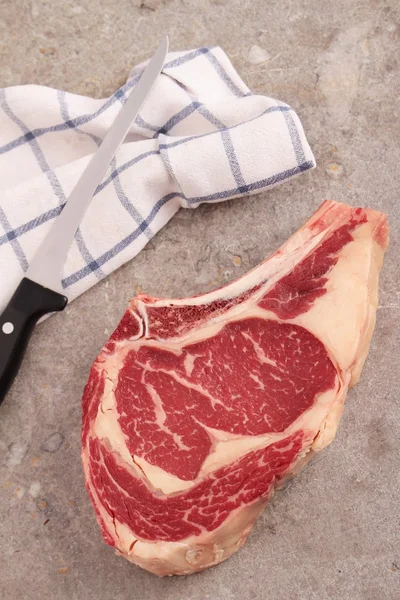 Velké věku hovězí žebro steak — Stock fotografie