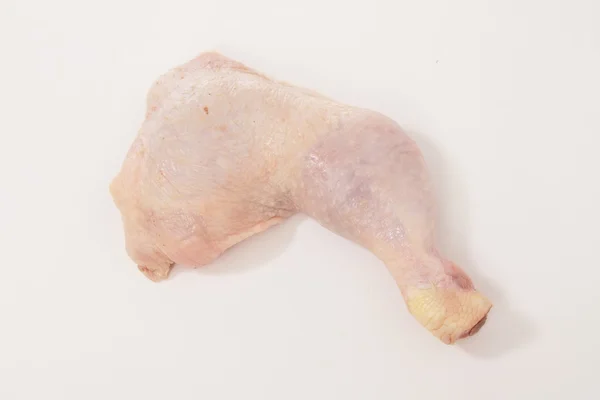 Kawałek świeżego surowego kurczaka — Zdjęcie stockowe