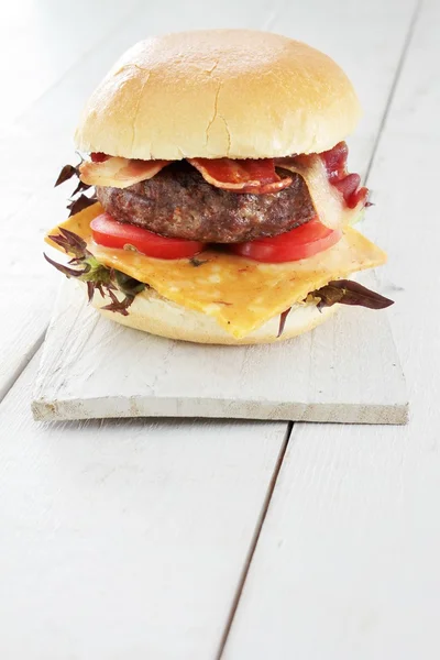 Hambúrguer de carne de vaca gourmet — Fotografia de Stock