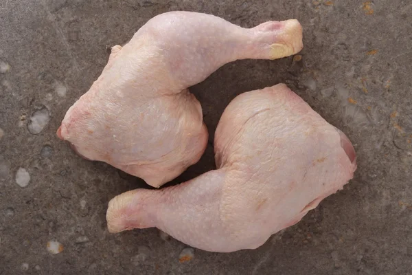 Rå rå hel kyckling ben — Stockfoto